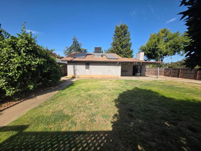 364 N Sunnyside Avenue, Fresno, CA 93727