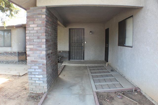 364 N Sunnyside Avenue, Fresno, CA 93727