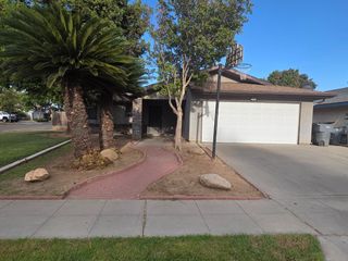 364 N Sunnyside Avenue, Fresno, CA 93727