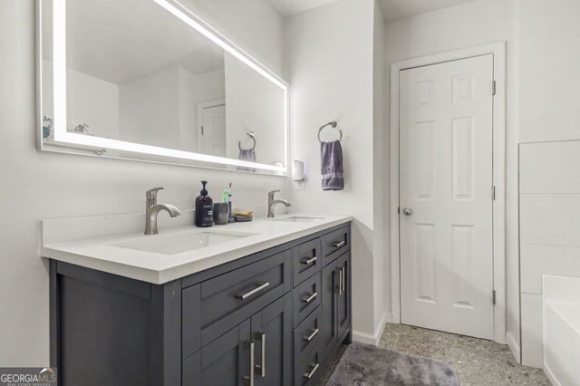 373 Creek Manor Way, Suwanee, GA 30024