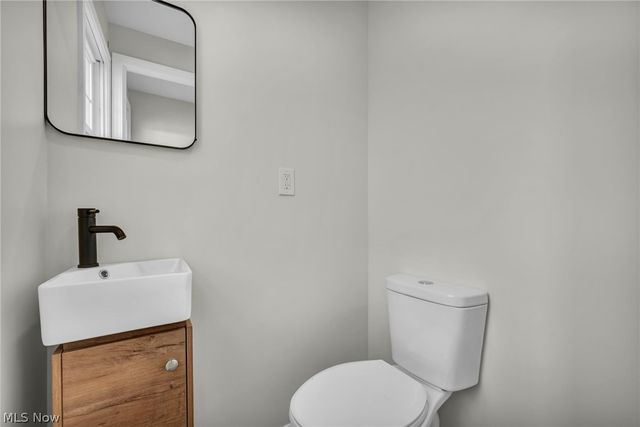 24150 S Woodland Road, Shaker Heights, OH 44122