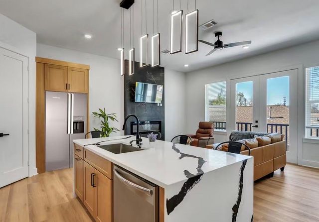 2709 Berry Street, Houston, TX 77004