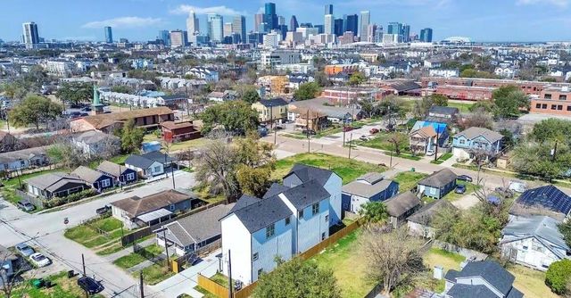 2709 Berry Street, Houston, TX 77004