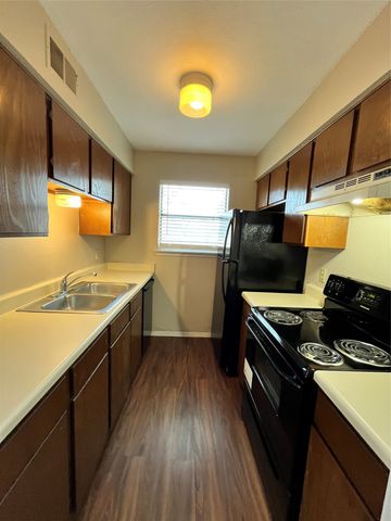 2526 W Prairie Street 108, Denton, TX 76201