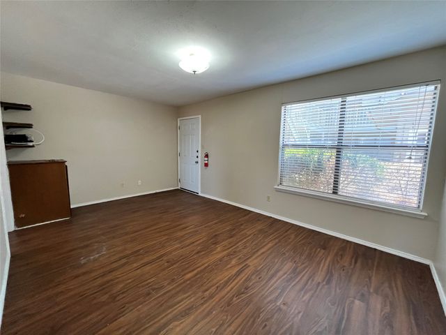 2526 W Prairie Street 108, Denton, TX 76201