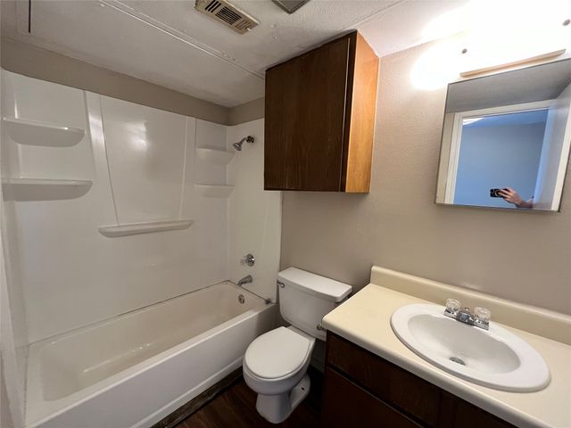 2526 W Prairie Street 108, Denton, TX 76201