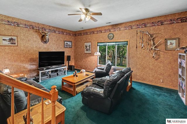 13545 Ames Avenue, Omaha, NE 68164