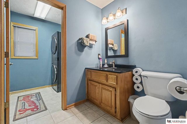 13545 Ames Avenue, Omaha, NE 68164