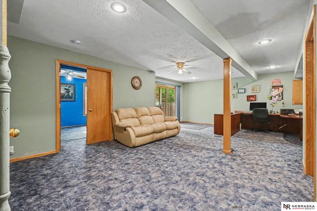 13545 Ames Avenue, Omaha, NE 68164