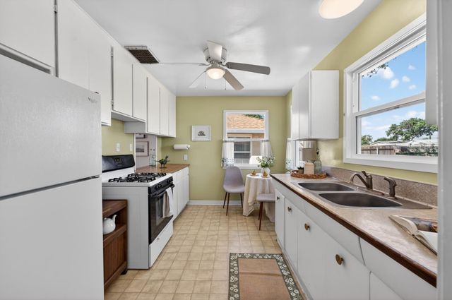 4349 Olivehurst Ave, Olivehurst, CA 95961