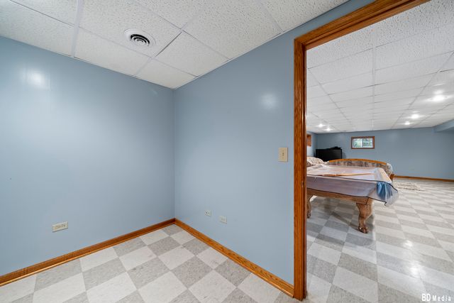 6625 W 91ST Place, Oak Lawn, IL 60453