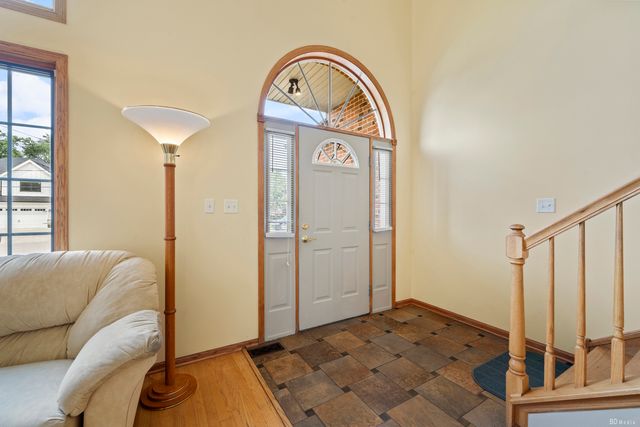 6625 W 91ST Place, Oak Lawn, IL 60453