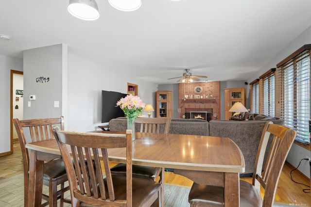 6625 W 91ST Place, Oak Lawn, IL 60453