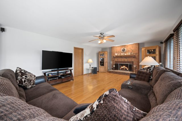 6625 W 91ST Place, Oak Lawn, IL 60453
