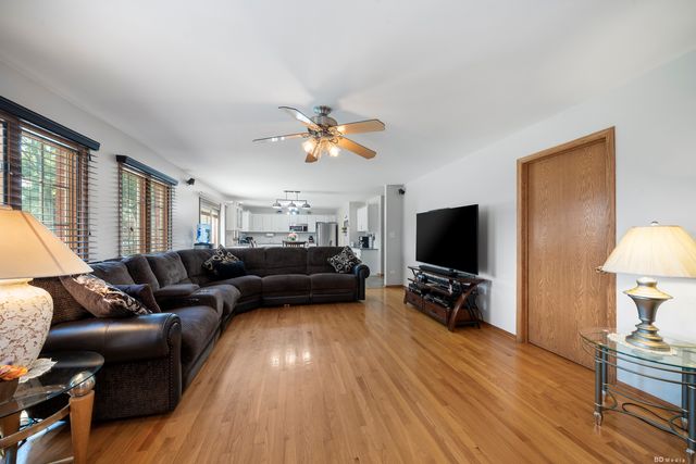 6625 W 91ST Place, Oak Lawn, IL 60453