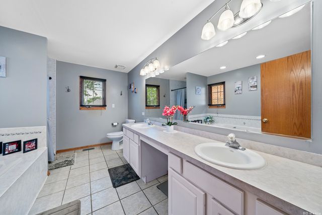 6625 W 91ST Place, Oak Lawn, IL 60453