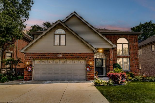 6625 W 91ST Place, Oak Lawn, IL 60453