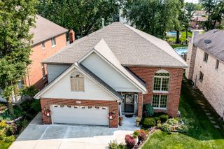 6625 W 91ST Place, Oak Lawn, IL 60453