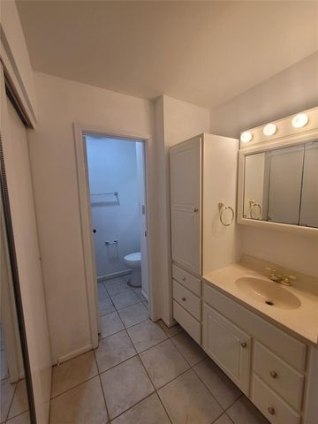 7523 Beaudelaire Circle, Galveston, TX 77551