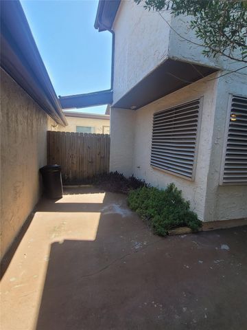 7523 Beaudelaire Circle, Galveston, TX 77551