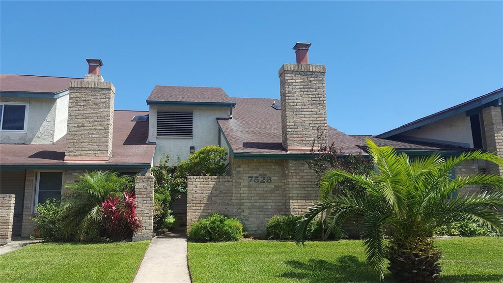 7523 Beaudelaire Circle, Galveston, TX 77551