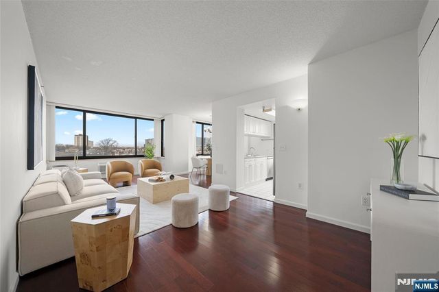 100 Old Palisade Road 1902, Fort Lee, NJ 07024