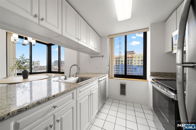 100 Old Palisade Road 1902, Fort Lee, NJ 07024