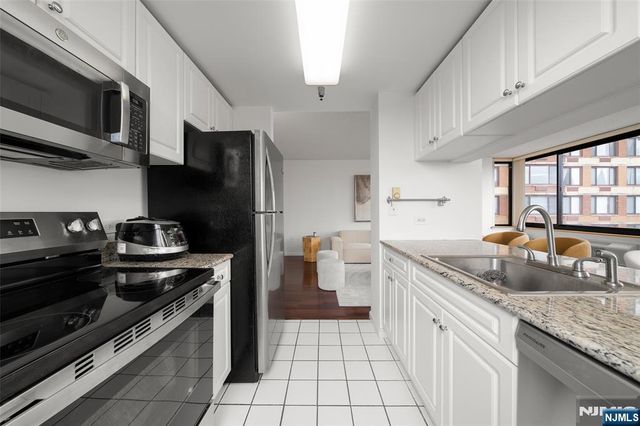 100 Old Palisade Road 1902, Fort Lee, NJ 07024