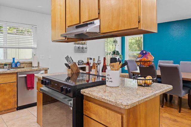 6007 Broken Arrow Ct, Citrus Heights, CA 95621