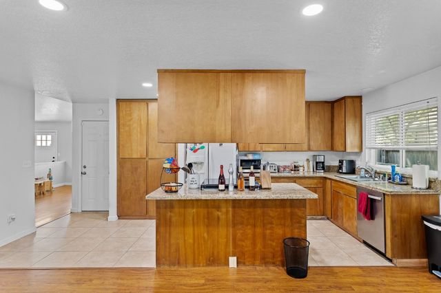 6007 Broken Arrow Ct, Citrus Heights, CA 95621
