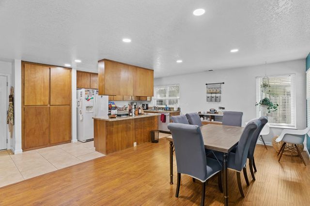 6007 Broken Arrow Ct, Citrus Heights, CA 95621