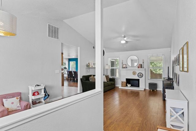 6007 Broken Arrow Ct, Citrus Heights, CA 95621