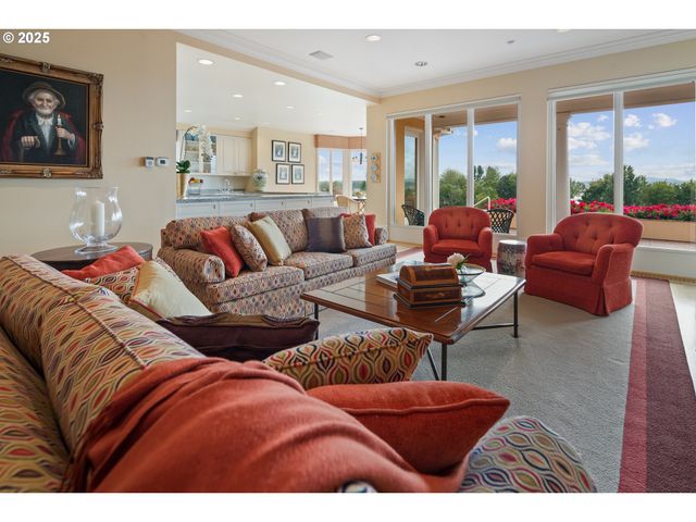 8703 Se PORTER Cir, Vancouver, WA 98664