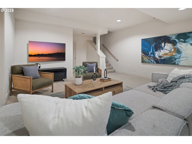 8703 Se PORTER Cir, Vancouver, WA 98664