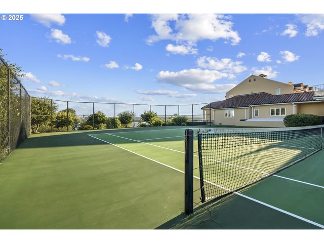 8703 Se PORTER Cir, Vancouver, WA 98664