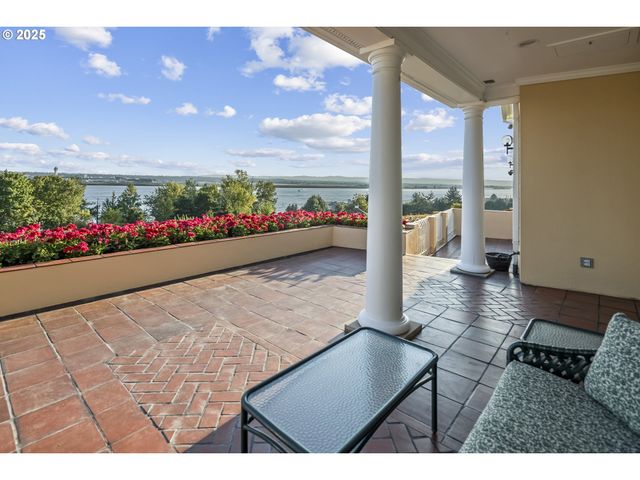 8703 Se PORTER Cir, Vancouver, WA 98664