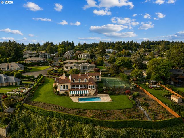 8703 Se PORTER Cir, Vancouver, WA 98664