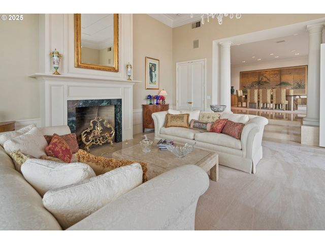 8703 Se PORTER Cir, Vancouver, WA 98664