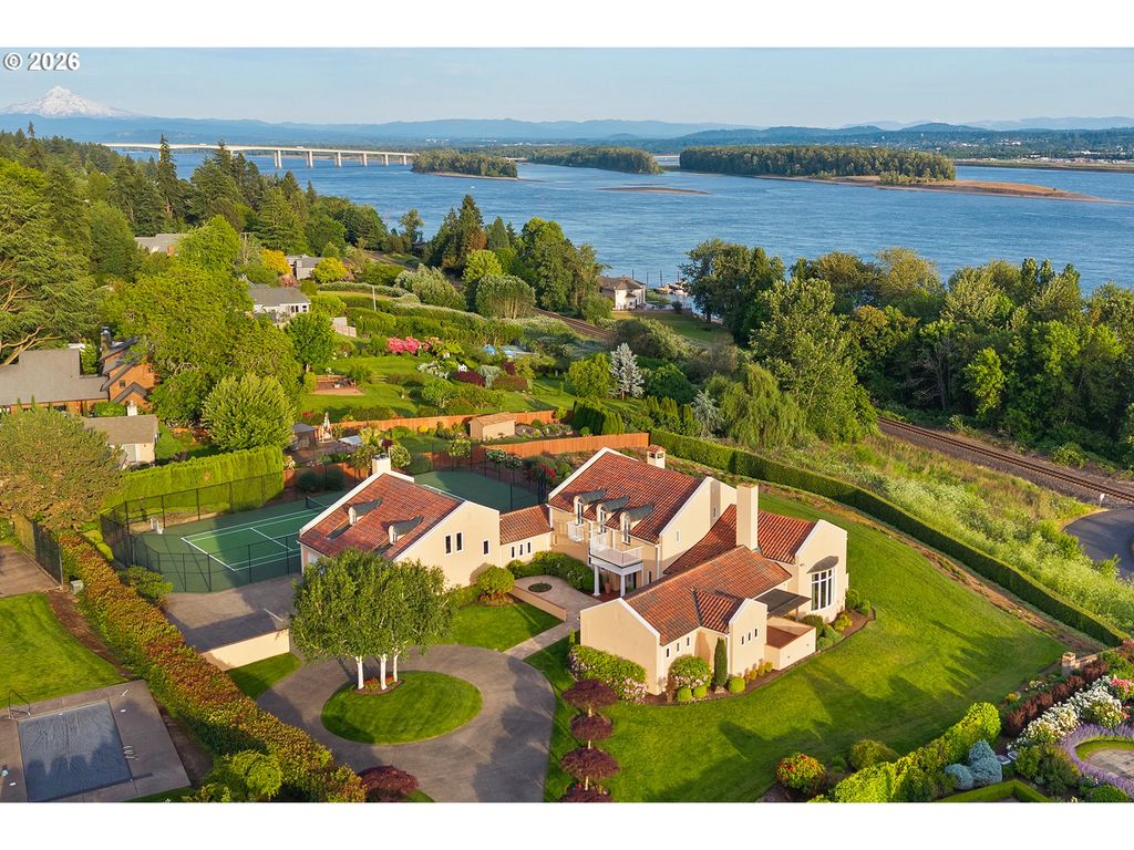 8703 Se PORTER Cir, Vancouver, WA 98664