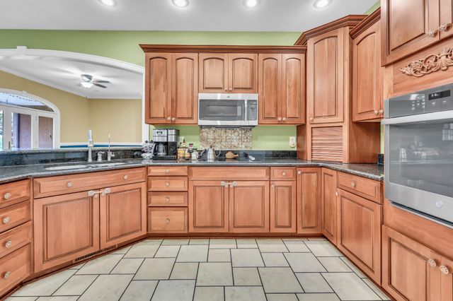 1045 McClure Rd, Clarksville, TN 37040