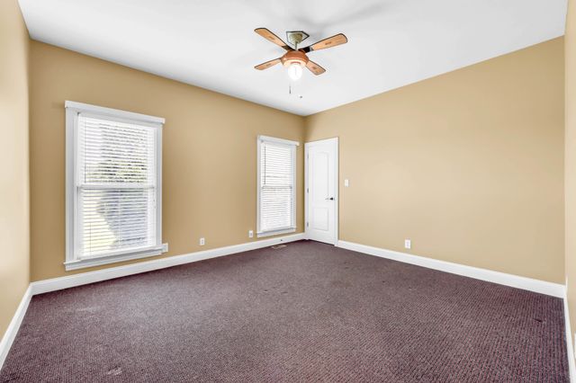 1045 McClure Rd, Clarksville, TN 37040