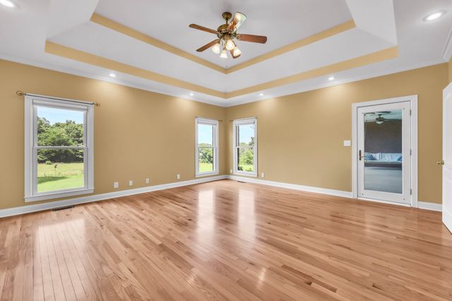 1045 McClure Rd, Clarksville, TN 37040