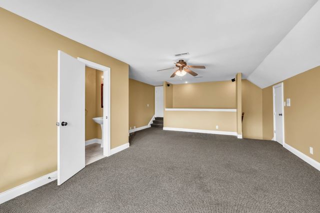 1045 McClure Rd, Clarksville, TN 37040