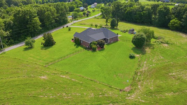 1045 McClure Rd, Clarksville, TN 37040