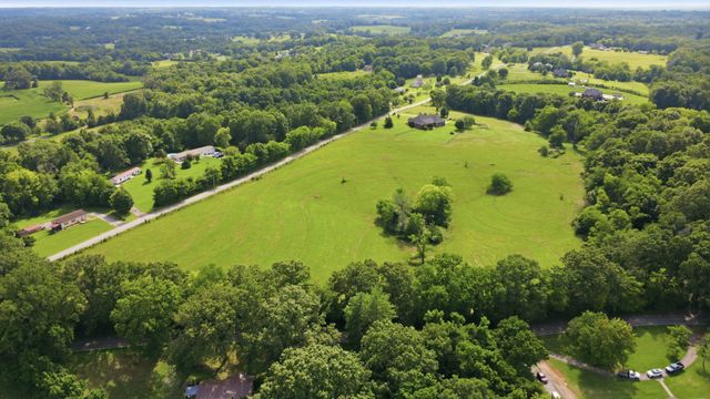1045 McClure Rd, Clarksville, TN 37040