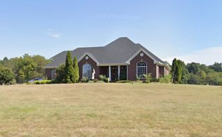 1045 McClure Rd, Clarksville, TN 37040