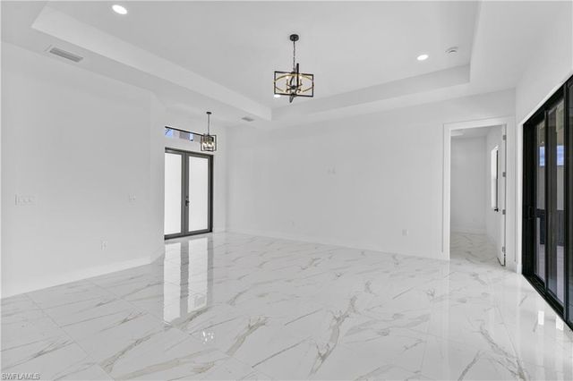 548 Long Island ST E, Lehigh Acres, FL 33974