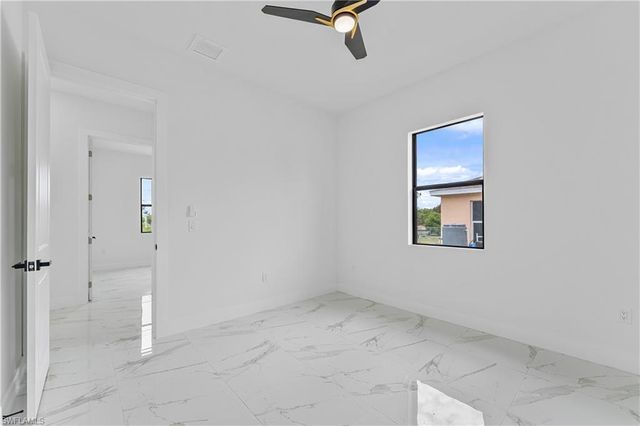 548 Long Island ST E, Lehigh Acres, FL 33974