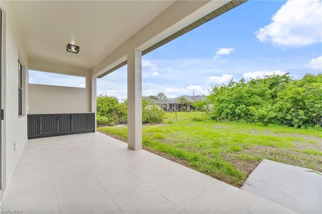 548 Long Island ST E, Lehigh Acres, FL 33974
