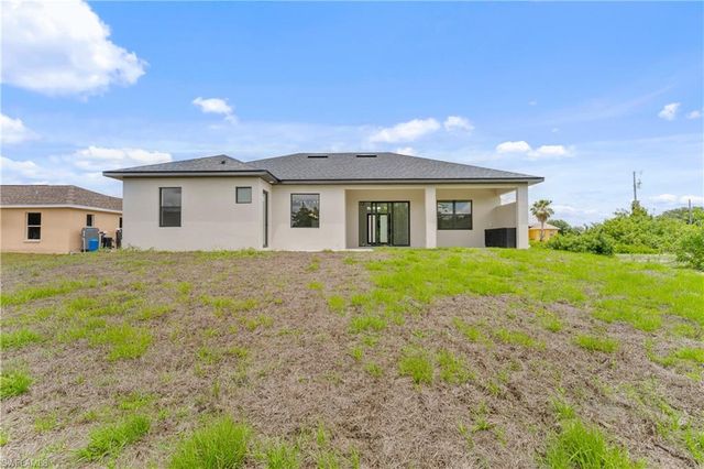 548 Long Island ST E, Lehigh Acres, FL 33974